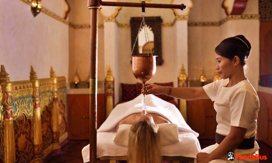 到着後、簡単なアレルギーの問診を受けて頂き、ウェルカムティーをお楽しみ頂いた後はいよいよ施術です。スタッスの案内に従い至福の時間をお楽しみください。